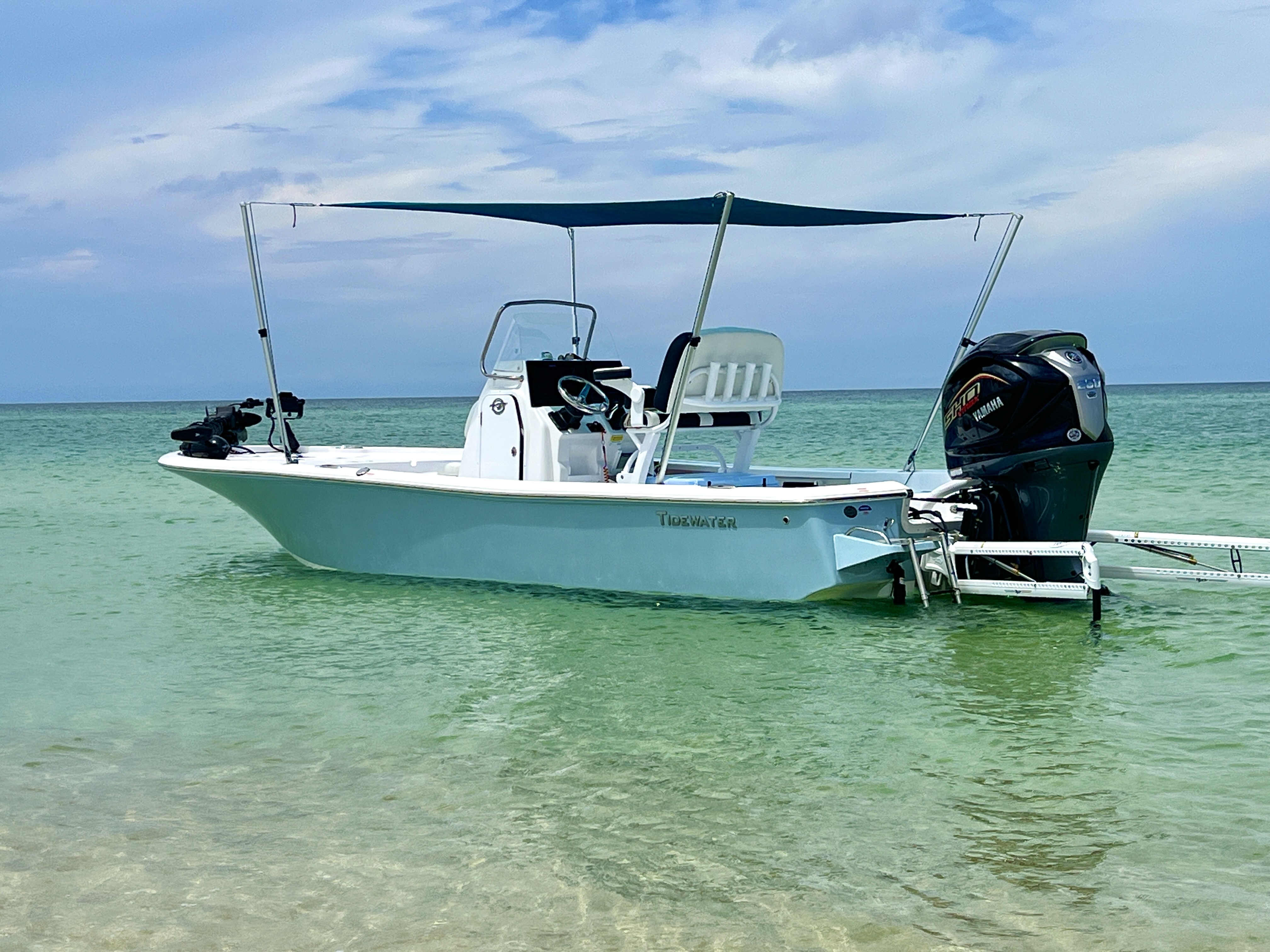 23-foot Tidewater bay boat